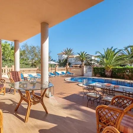 En Penyalar-villa Serena Nyaraló